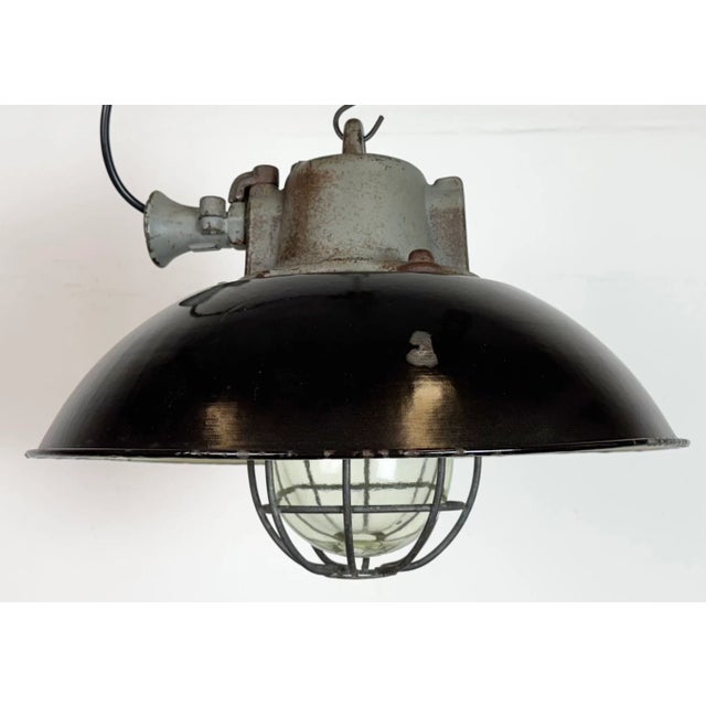 Black Enamel and Cast Iron Industrial Cage Pendant Light from Elektrosvit, 1960s For Sale - Image 9 of 18