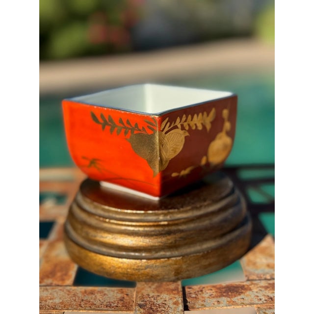 Bold Antique Japanese Kinran-De Porcelain Bowls, Red & Gold Square Dishes, Set of Three For Sale - Image 15 of 18