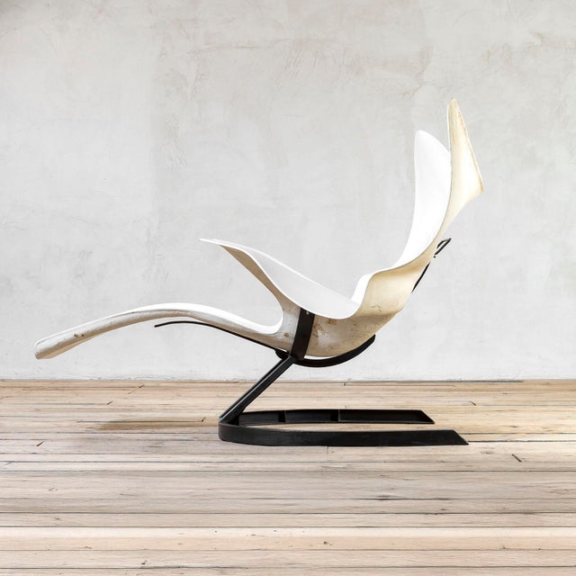 Engraved industrial signature, copy numbered 28/100. This piece has an attribution mark, I am sure that it is completely...