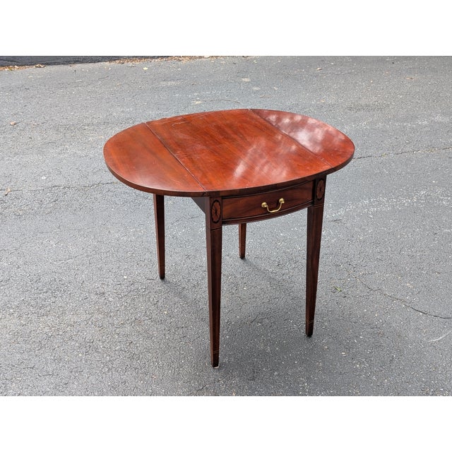 Mid 20th Century Vintage Hickory Chair Company Federal Style Mahogany Pembroke Drop Leaf Table For Sale - Image 5 of 13