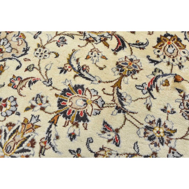 Vintage Kashan Ivory Wool Hand-Knotted Area Rug - 8′ X 11’1” For Sale - Image 9 of 15
