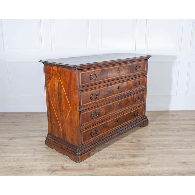 Early 18th-Century Emilian Walnut Chest of Drawers with Fruitwood Inlay For Sale - Image 4 of 8