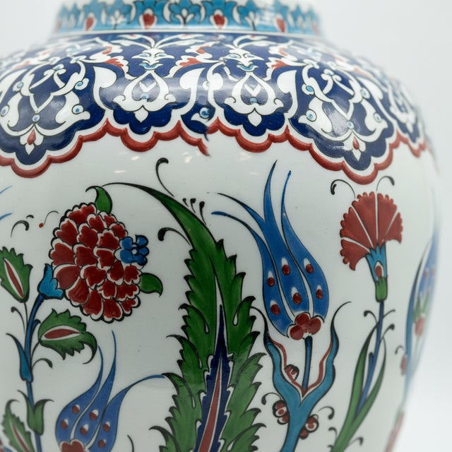 Handmade Ceramic Grand Shah Vase with Lid (60cm) Classic White Saz Leaf & Carnation For Sale - Image 4 of 10