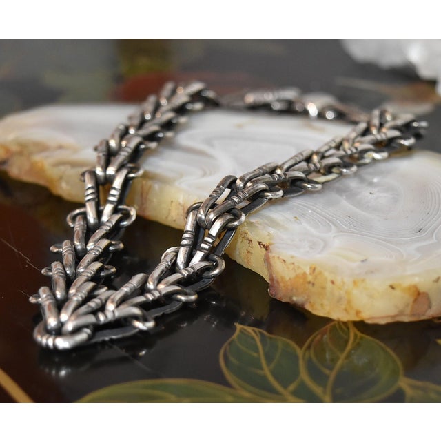 Mid-Century Modern Mid 20th Century Artisan Hand Crafted Chunky Sterling Silver Chain Choker Necklace Mexico For Sale - Image 3 of 16