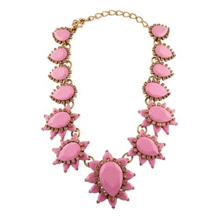 2014 Oscar De La Renta Necklace Pink Runway Bold Crystal Resin Gripoix Style Floral Flowers Spring Collar Zvollier For Sale