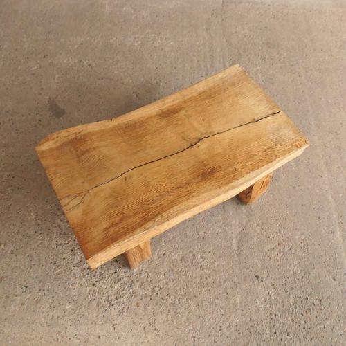 Rustic Oak Coffee Table, in Good conditions.
