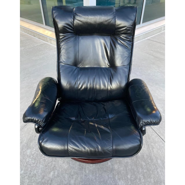 1980s Danish Modern Leather Lounge Chair Manner of Hjellegjerde For Sale - Image 9 of 13