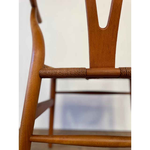 Mid-Century Danish Modern Wishbone Y Chair in Oak by Hans J. Wegner for Carl Hansen & Søn, 1950s For Sale - Image 11 of 18