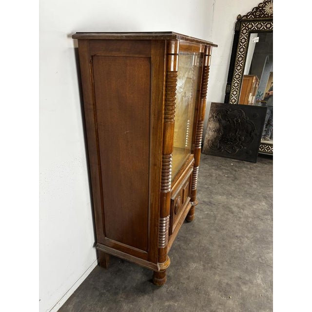 Wood Oak Display Cabinet with Fluted Columns in the style of Dudouyt, 1930s For Sale - Image 7 of 9