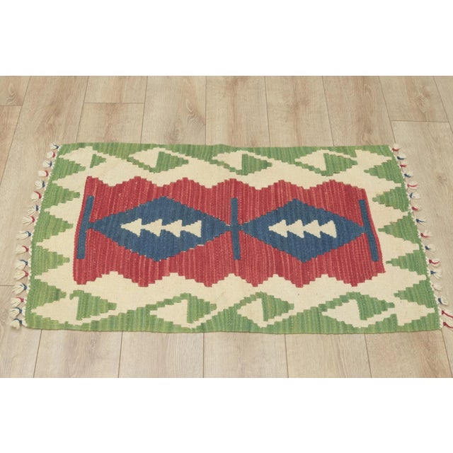 1960s Tribal Geometric Red and Green Kilim Rug For Sale In Sacramento - Image 6 of 13