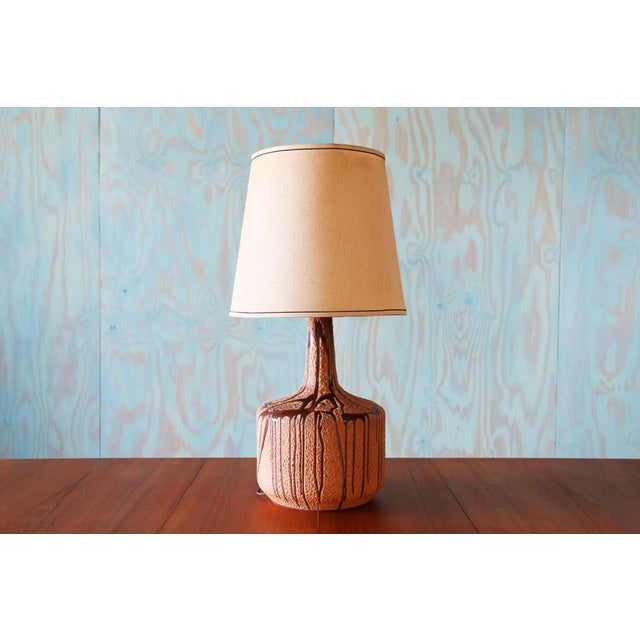 1960s Mid Century Modern Lava Drip Glaze Studio Craft Pottery Table Lamp For Sale - Image 9 of 13