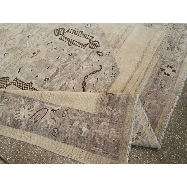 Galerie Shabab Collection Mid-20th Century Turkish Anatolian Accent Rug For Sale - Image 9 of 10