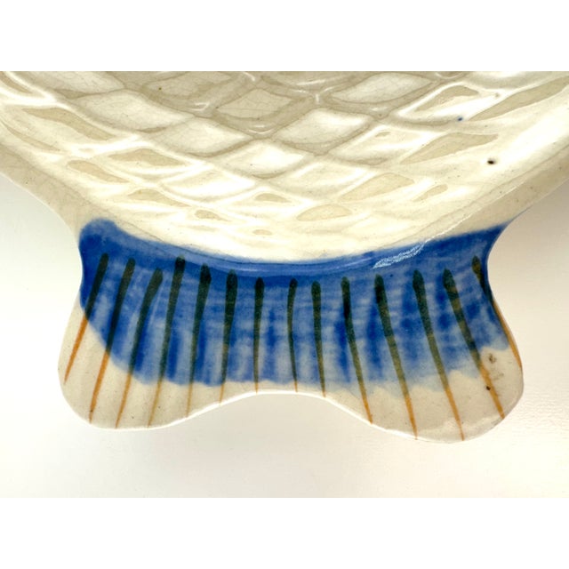Vintage Japanese Hand-Painted Ceramic Fish Plates & Serving Platter – Set of 7 For Sale - Image 4 of 12