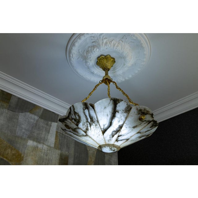 French Art Deco Black & White Veined Alabaster and Bronze Chandelier, 1920 For Sale - Image 3 of 18