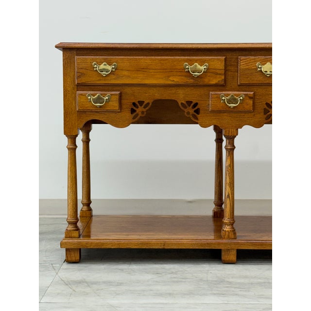 -MANUFACTURE: Hickory Furniture Co -IN THE STYLE OF: Traditional -DATE OF MANUFACTURE: 1986 -MATERIALS: Wood - Oak...