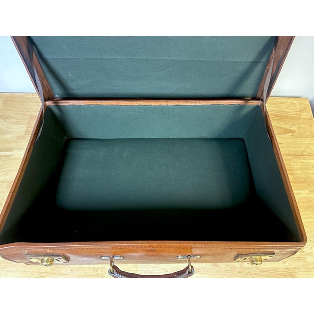 Edwardian English Leather & Brass Suitcase by Army & Navy CSL London Circa 1910 For Sale - Image 14 of 18