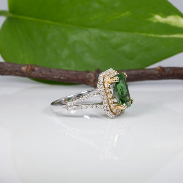Metal 2.5Ct Chrome Tourmaline Ring With 100 Natural Diamonds: Solid 14k Gold, 11x7mm, Size 6.75 For Sale - Image 7 of 9