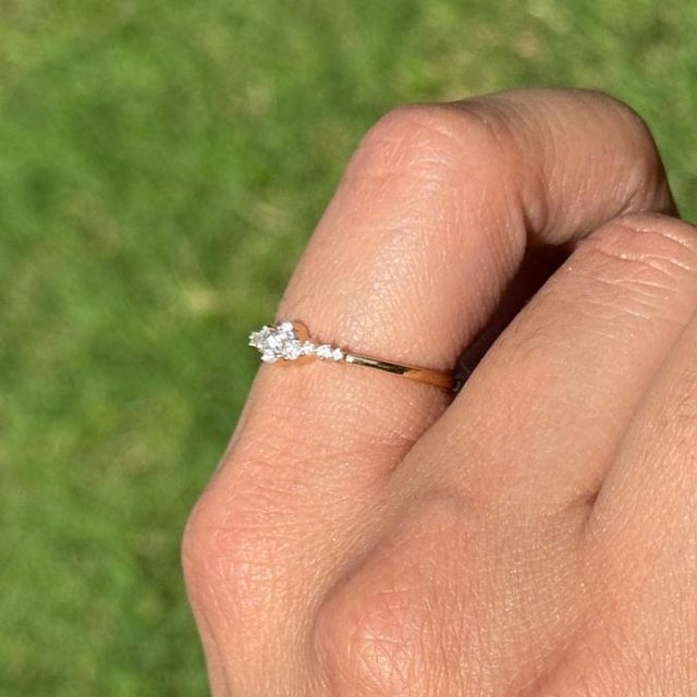 Modernist Natural Diamond Cluster Stacking Ring Size 6.5 in 14k Yellow Gold For Sale - Image 9 of 15