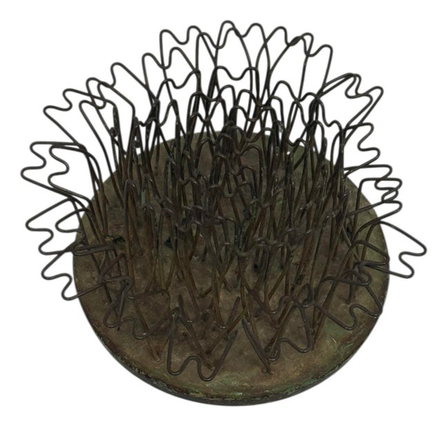 1940s Vintage Blue Ribbon Flower Holder Company Green Metal Hairpin Flower Frog No. 5 For Sale - Image 5 of 11