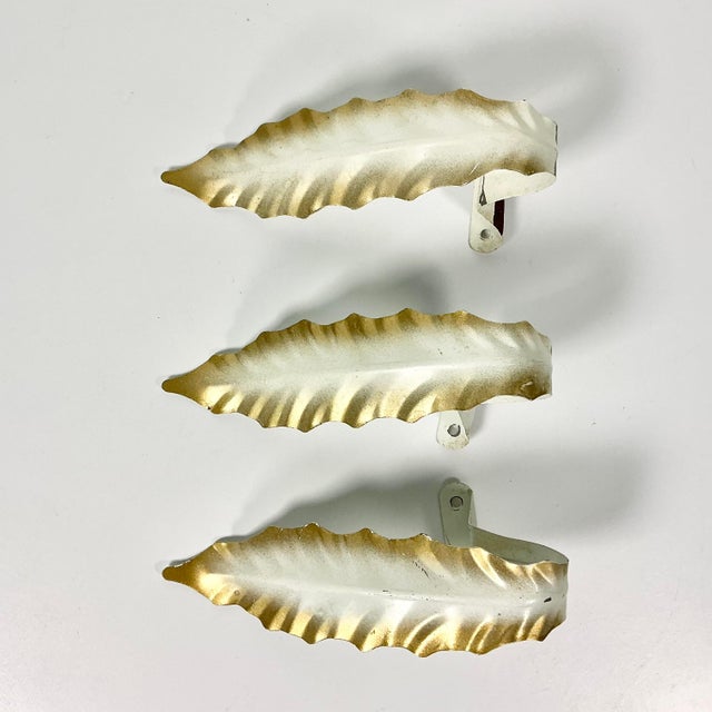 1950s Vintage Italian Roman Neoclassical Gold Tipped Acanthus Leaf Tole Tiebacks - Set of 3. For Sale - Image 4 of 12