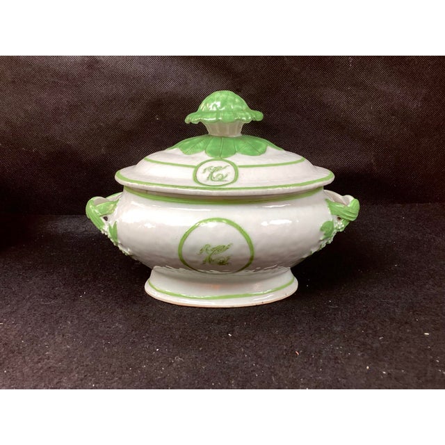 Chinese Chinese Export Porcelain Tureen With Lid and Underplate For Sale - Image 3 of 11
