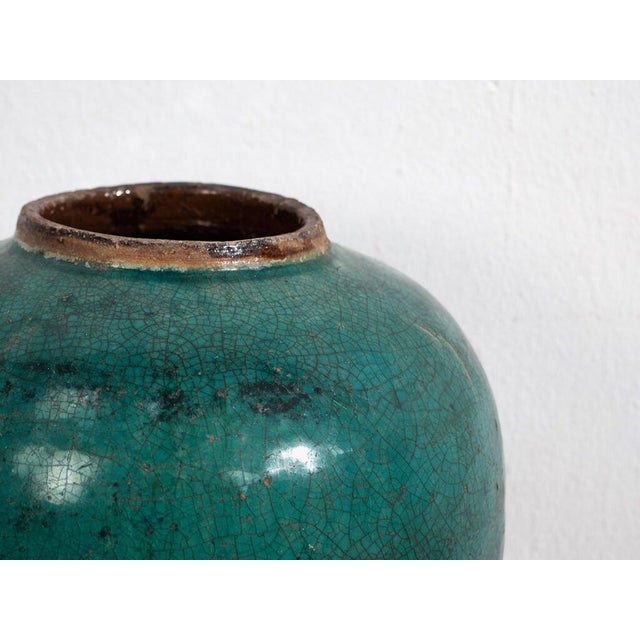 Antique green round vase (c.1820)Dimensions: Diameter: 18 cm Height: 25 cmStyle: Qing DynastyMaterials and techniques:...