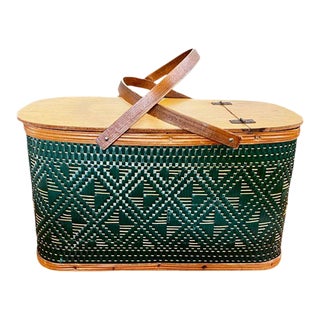 Vintage 1970s Hawkeye Burlington Basket Company Picnic Basket in Forest Green For Sale
