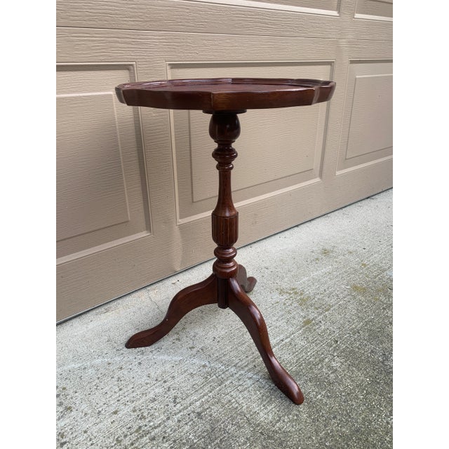 1980s Georgian Revival Mahogany Drinks Table With Burgundy Tooled Leather Top For Sale - Image 5 of 9