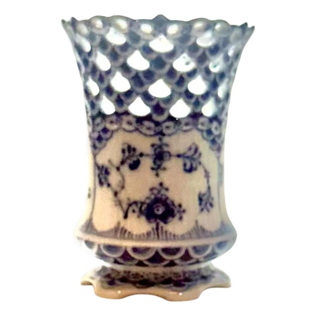 Early 20th Century Royal Copenhagen Blue and White Fluted Full Lace Vase For Sale