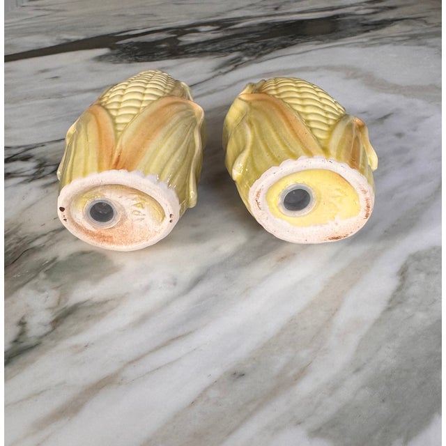 American Vintage Made in Japan Corn Cob Salt & Pepper- A Pair For Sale - Image 3 of 8