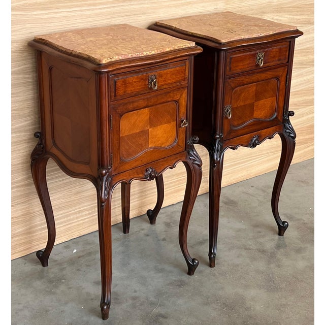 Early 20th Century Louis XV Style Walnut Nightstands with Marble Top, 1930s, Set of 2 For Sale - Image 5 of 18