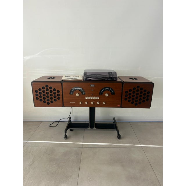 The iconic Brionvega RR126 radiophonograph, a masterpiece of twentieth-century Italian design, was designed by Achille and...