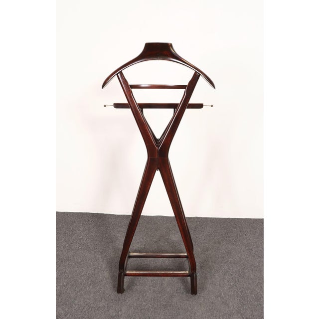 1950s Italian Modern Fratelli Reguitti Sculptural Stained Mahogany X-Form Valet For Sale - Image 5 of 16