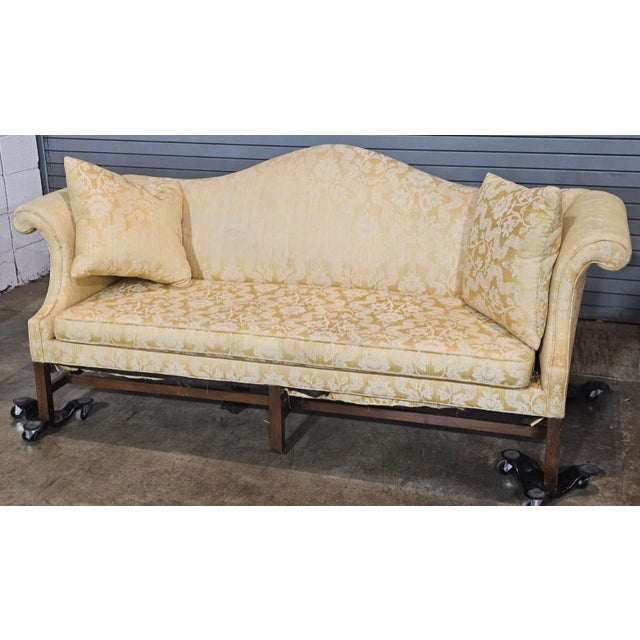 Kittinger Mid 20th Century Kittinger Williamsburg Mahogany Chippendale Sofa Yellow Silk Schumacher Fabric For Sale - Image 4 of 12