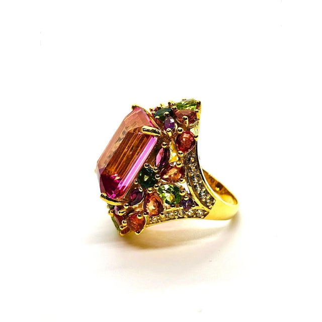 Bochic “Capri” Vintage Fancy Sapphires & Amethyst Ring — 18K Gold & Silver For Sale - Image 4 of 13