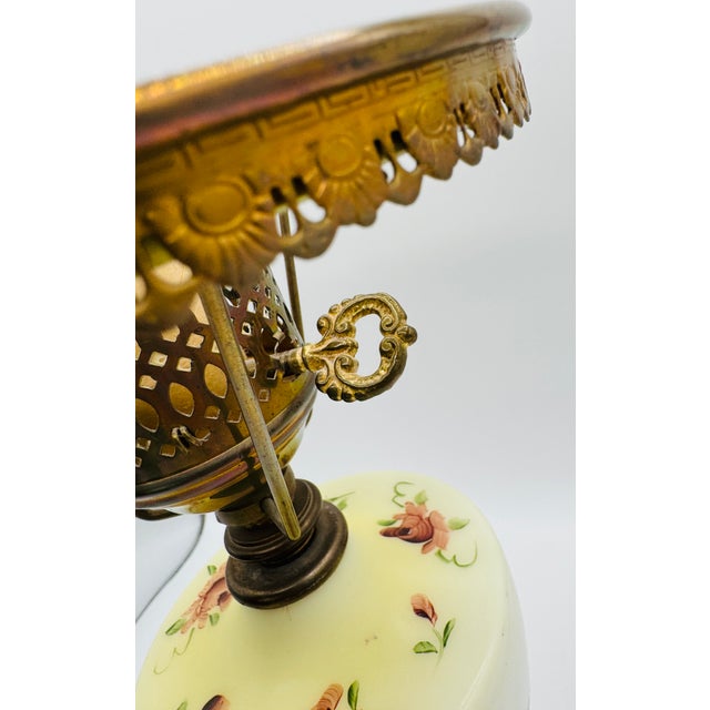 Vintage GWTW Creamy Yellow Milk Glass 18" Hand Painted Roses Lamp W/Bronze Base Signed E. Maram For Sale - Image 9 of 15