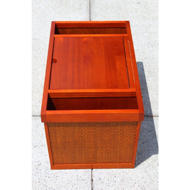 Mid-Century Modern Lift-Top Coffee Table / Vintage Bed Tray With Storage – Cane Panel Accent – 1970s For Sale - Image 9 of 14