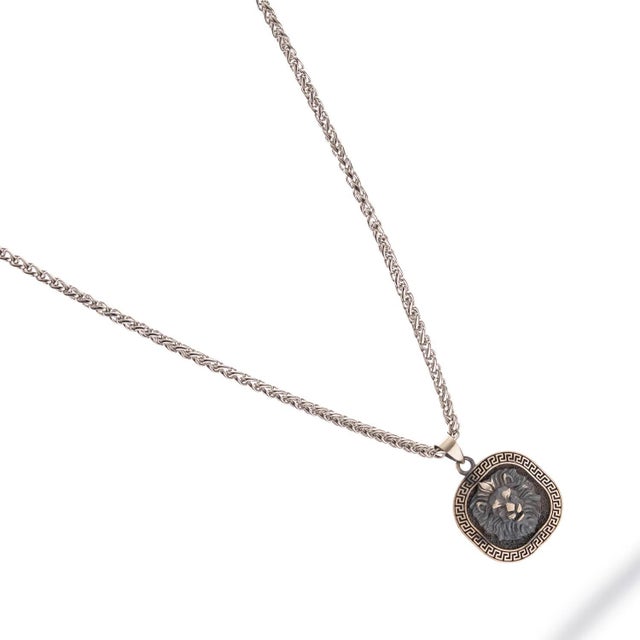 Regal Lion Medallion Men’s Sterling Silver Necklace For Sale In Miami - Image 6 of 9