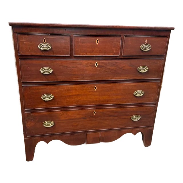 Antique 19th Century Federal Style Chest of Drawers For Sale