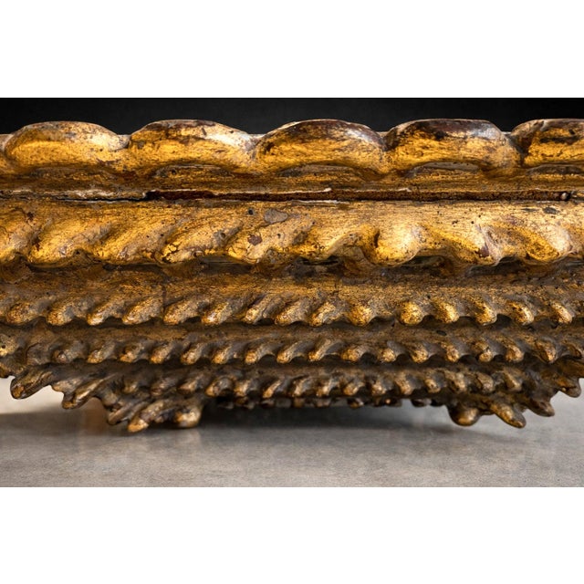 Peruvian Baroque Colonial Sunburst Mirror in Carved Hardwood & Gold Leaf, 1890–1920 For Sale - Image 13 of 13