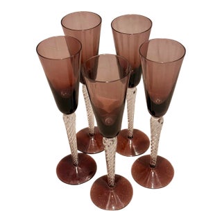 Rare Vintage Mid-Century Bill Blenko Designed Art Glass Air Twist Amethyst Champagne Flutes- Set of 5 For Sale