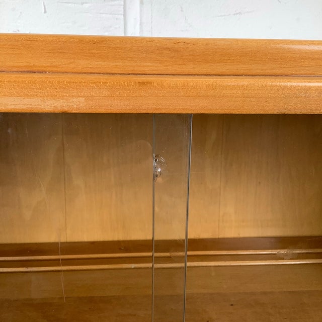 Vintage Mid-Century Sliding Glass Door Display Shelf For Sale - Image 9 of 12