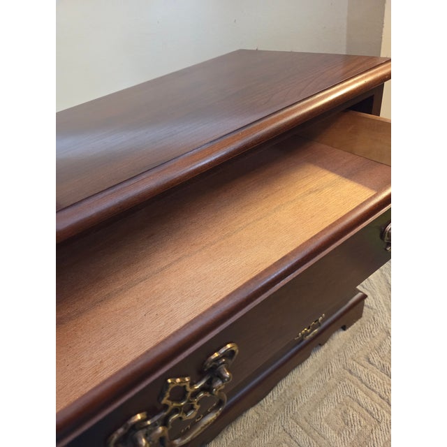 Vintage Chippendale Bedside Chest of Drawers / Nightstand For Sale - Image 12 of 14