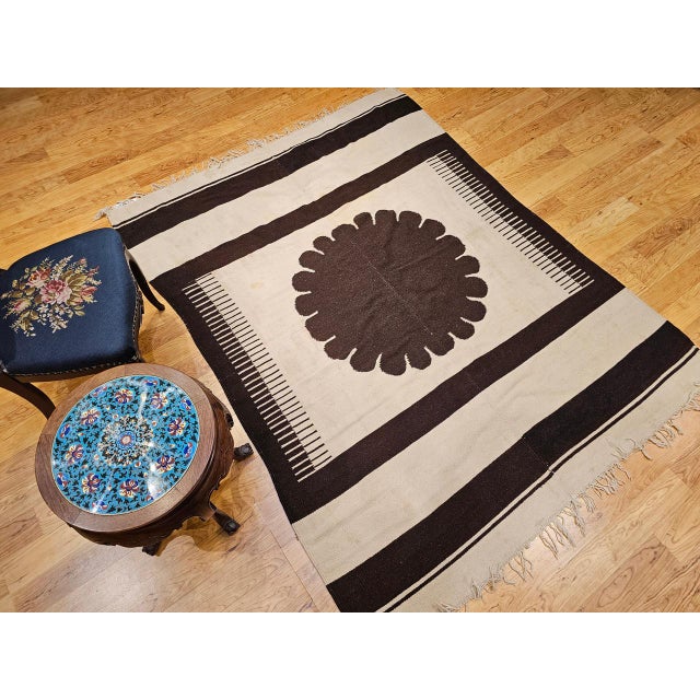 Vintage Southwestern Kilim Rug, Flat-Woven Wool, Medallion Pattern, 5x7 For Sale In Chicago - Image 6 of 16
