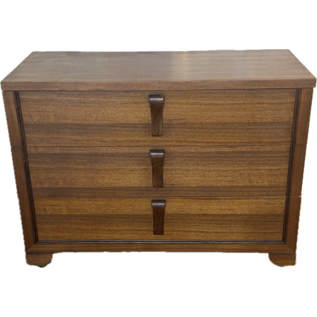Mid 20th Century American Low Three-Drawer Chest (Bachelor’s Chest / Bedroom-Suite Piece) For Sale - Image 4 of 4