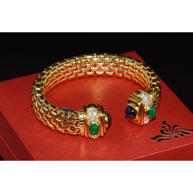 Vintage Fope Flex’it Natural 5.20ct Diamond Sapphire Emerald 18k Gold Open Cuff Bracelet For Sale - Image 11 of 14