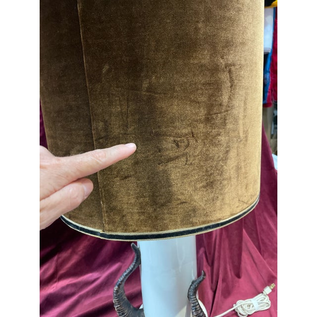 Ceramic Mid-Century Regency Ceramic Horn Lamp For Sale - Image 7 of 8