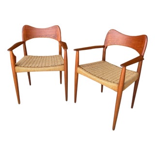 Danish Dining Carver Chairs by Arne Hovmand Olsen for Mogens Kold, Set of 2 For Sale