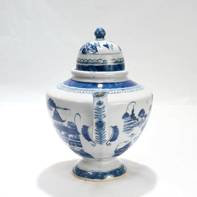19th Century Antique Chinese Export Blue & White Canton Porcelain Tea Pot For Sale - Image 5 of 18