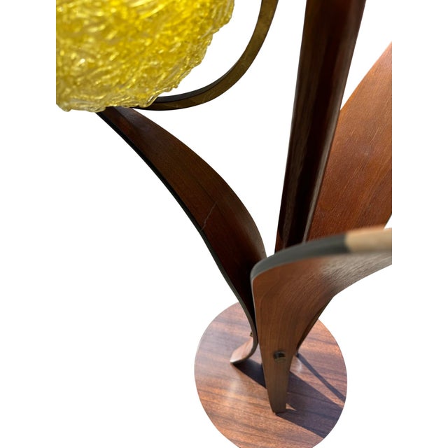 Mid-Century Spaghetti-Lucite Bent-Plywood Table Lamp For Sale In New York - Image 6 of 11
